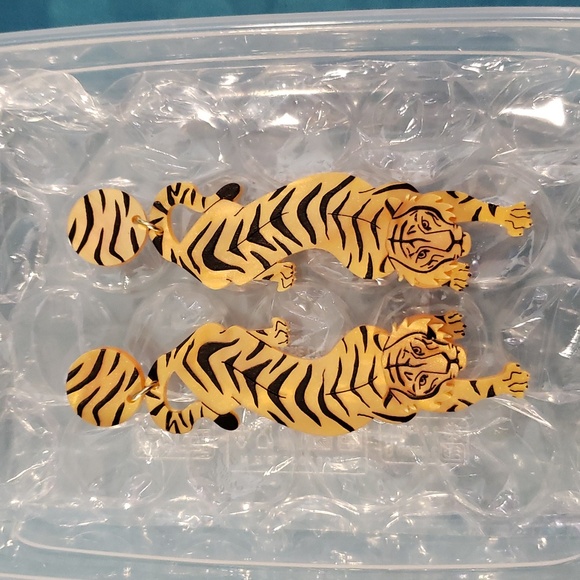 La Vidriola Tiger, The Fabulous Feline Earrings. Clip-on Tiger Earrings. NEW. - Picture 3 of 8